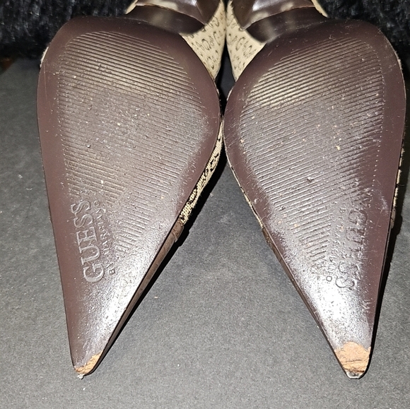 Guess brown canvas pumps - Picture 3 of 3